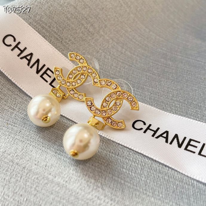 Chanel Earrings Pearl Gold