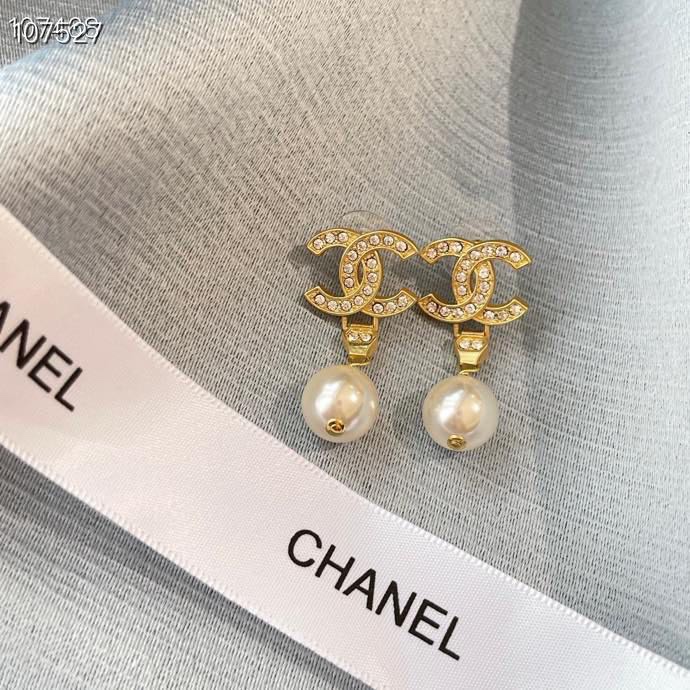 Chanel Earrings Pearl Gold