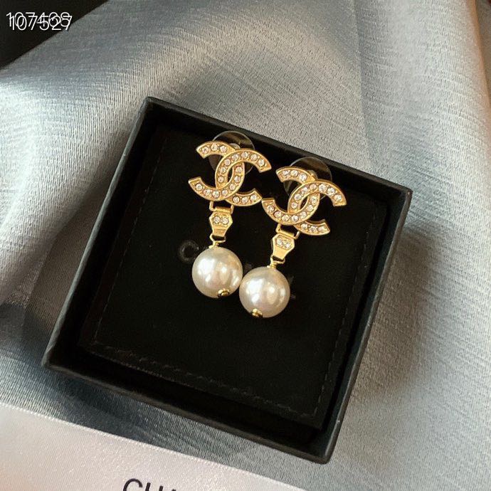 Chanel Earrings Pearl Gold