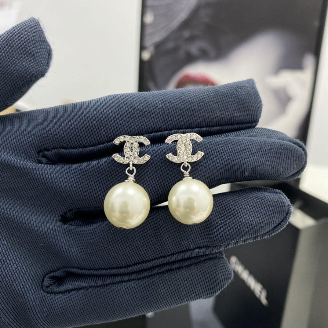 Chanel Earrings Silver Silver Inlaid