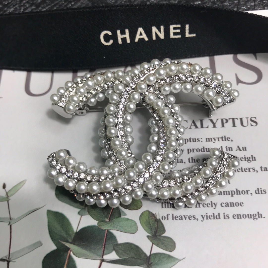 Chanel Earrings Pearl