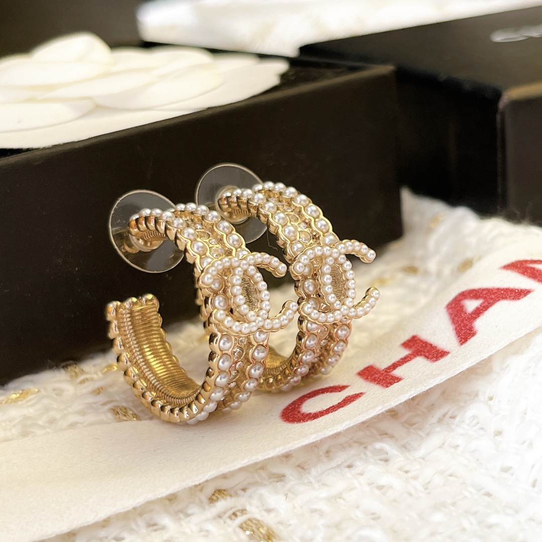 Chanel Earrings Pearl L