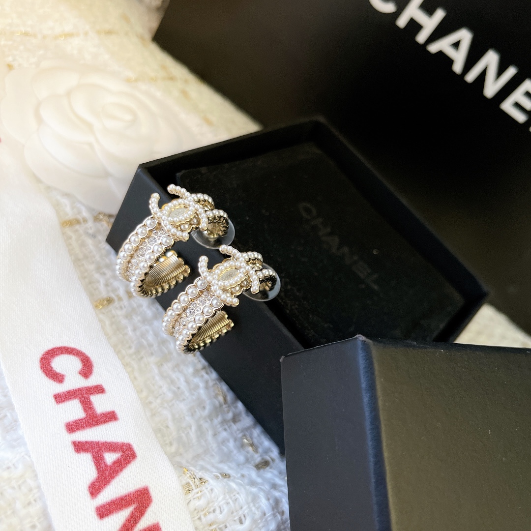 Chanel Earrings Pearl L