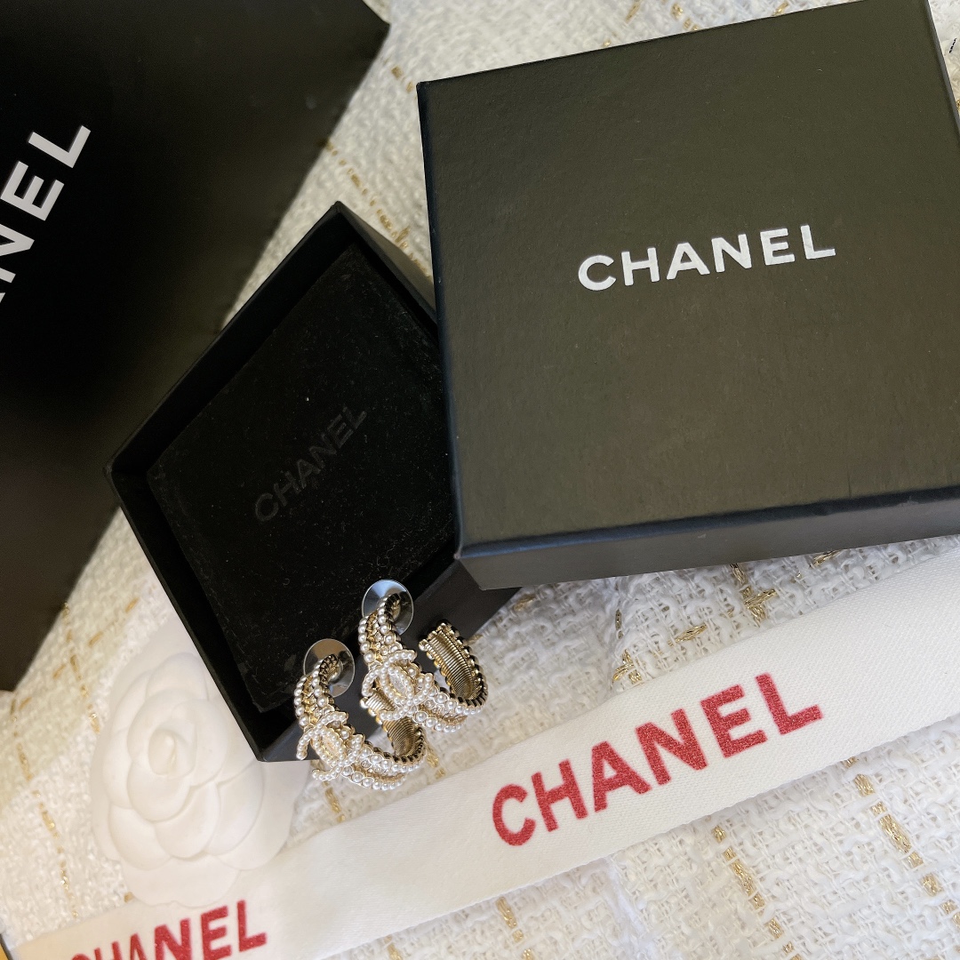 Chanel Earrings Pearl L