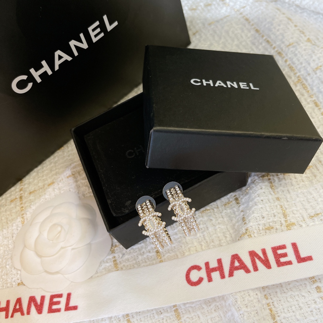 Chanel Earrings Pearl L