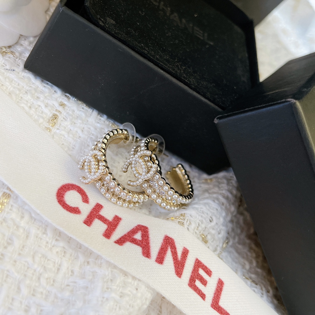 Chanel Earrings Pearl L