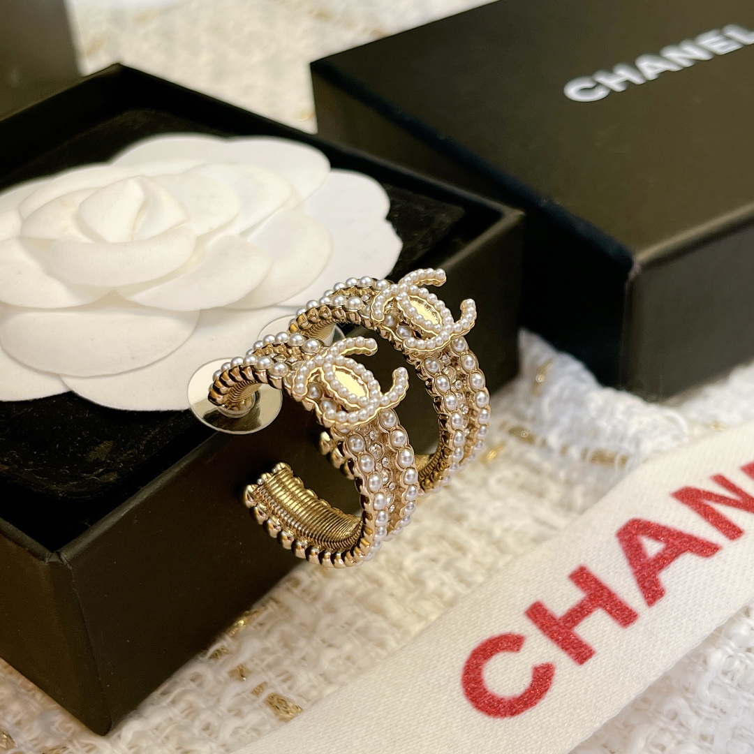 Chanel Earrings Pearl L