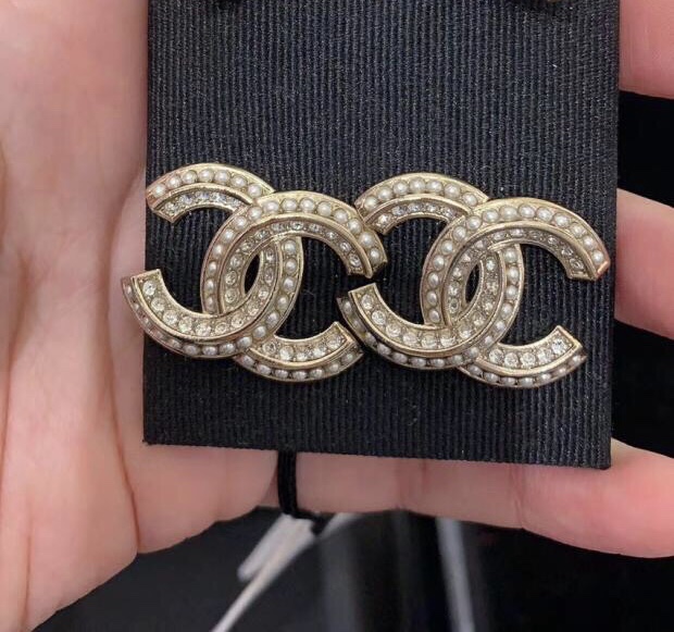 Chanel Earrings Pearl Gold Inlaid L