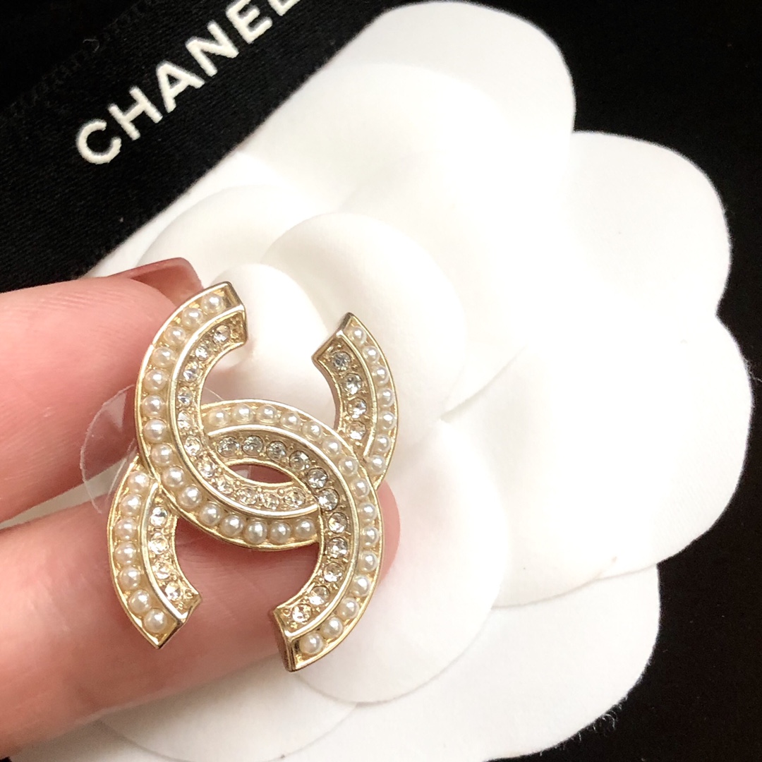 Chanel Earrings Pearl Gold Inlaid L