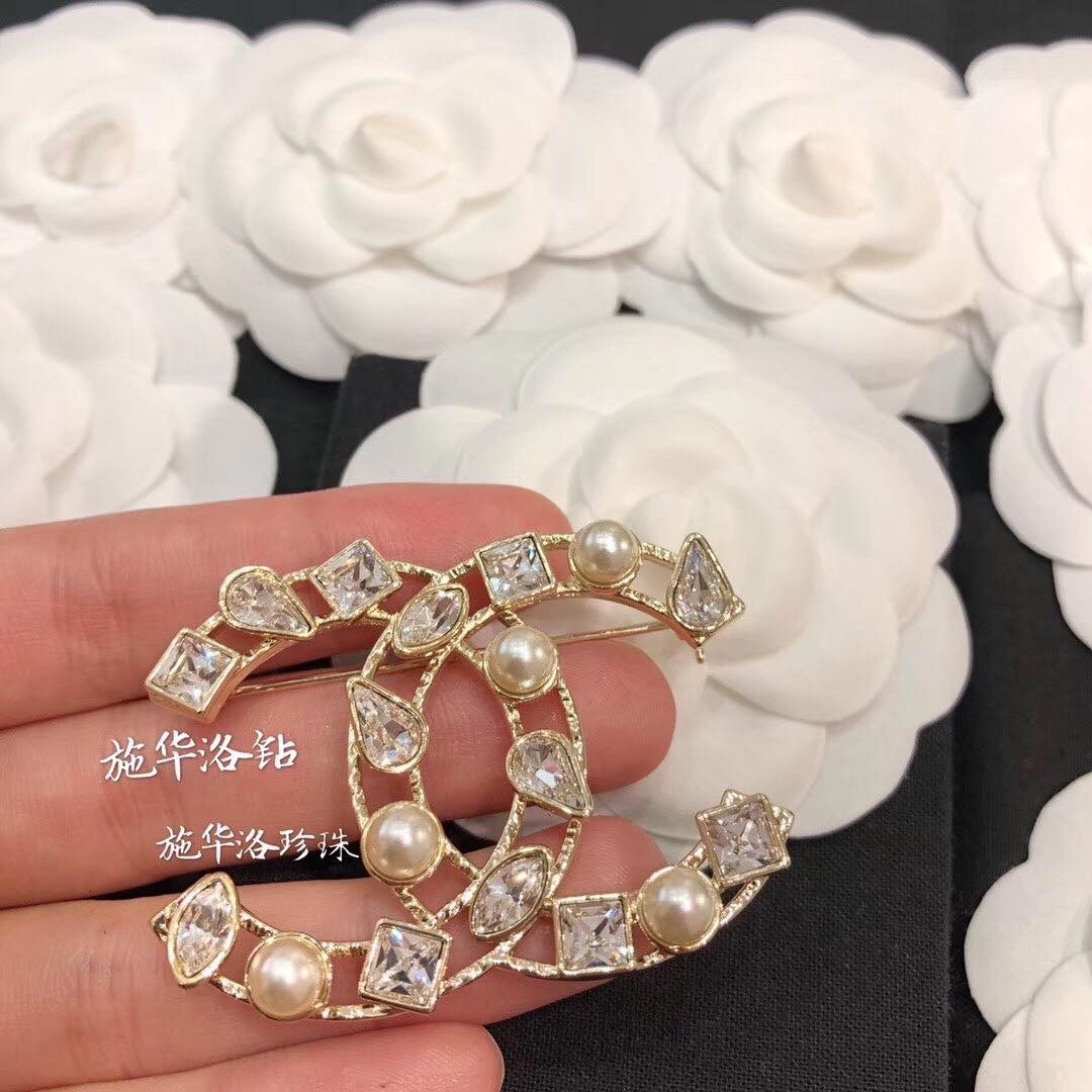 Chanel Brooch Pearl L