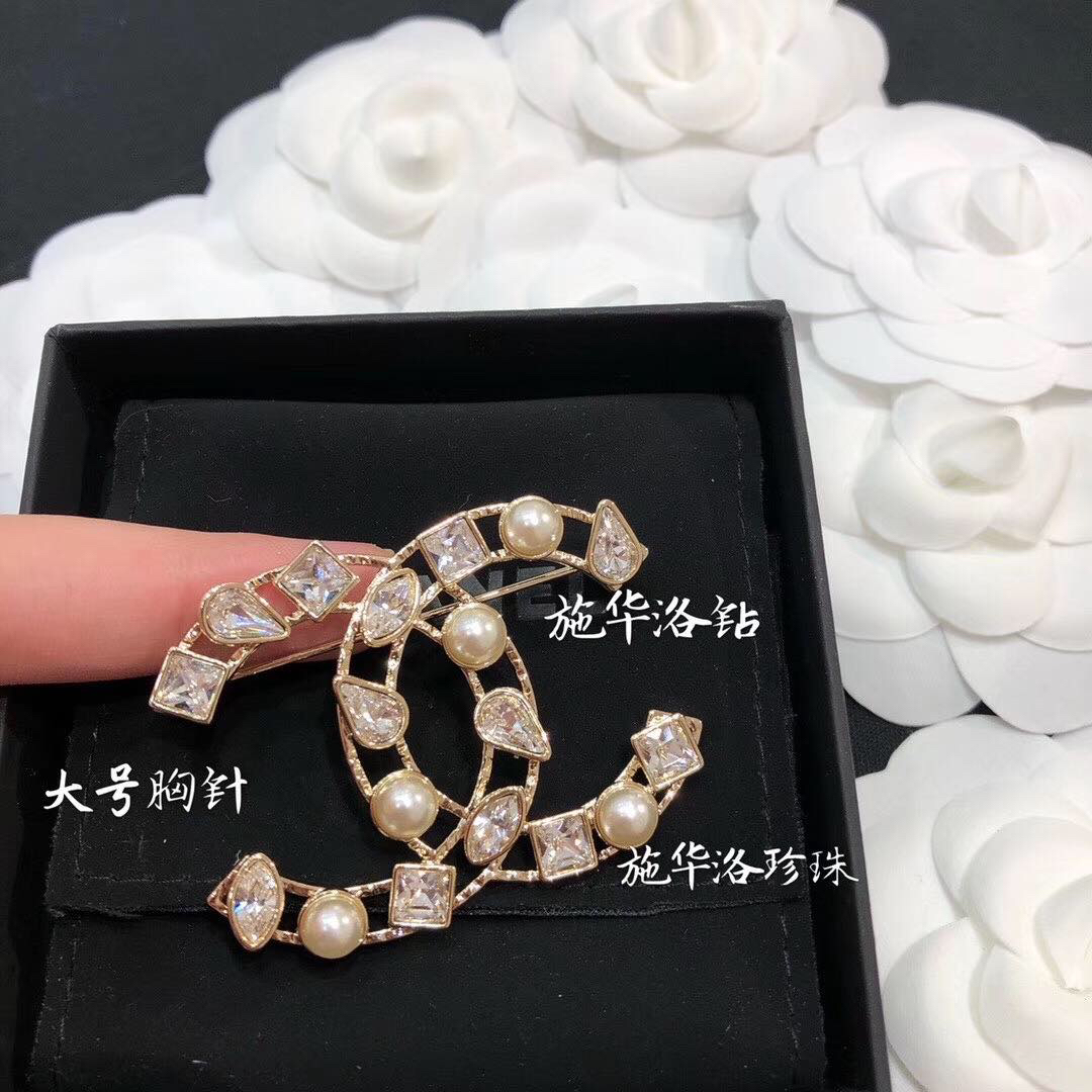 Chanel Brooch Pearl L