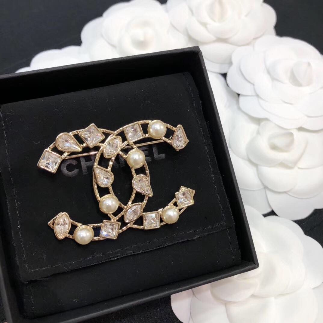 Chanel Brooch Pearl L
