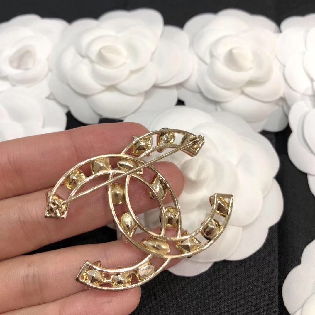 Chanel Brooch Pearl L