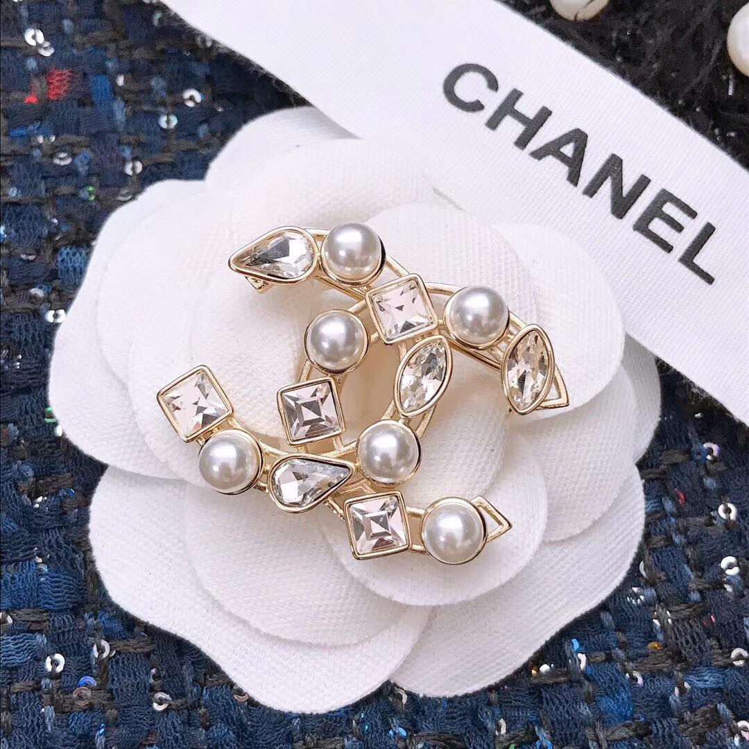 Chanel Brooch Pearl L
