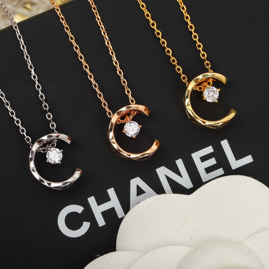 Chanel Necklace Diamond Inlaid S-l