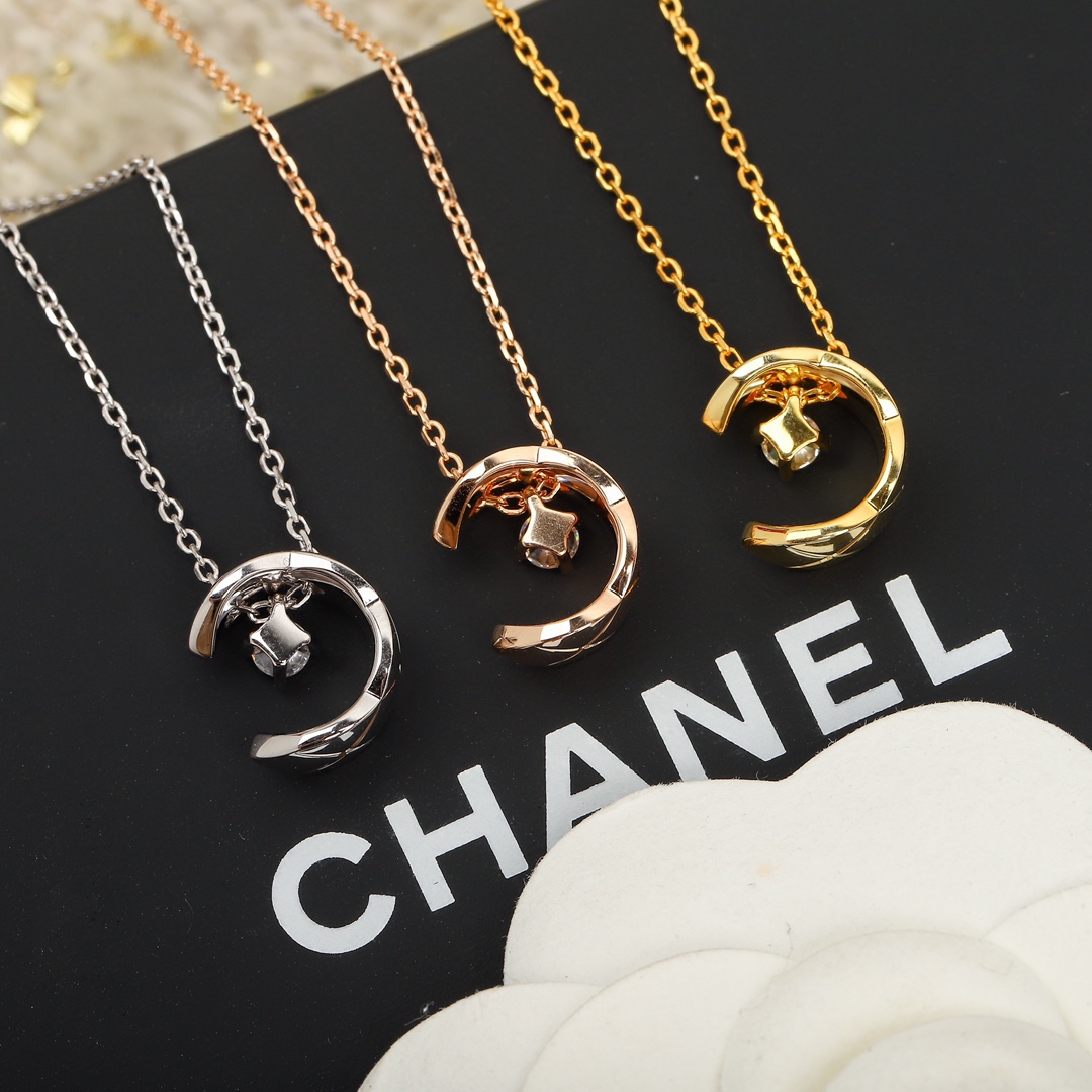 Chanel Necklace Diamond Inlaid S-l
