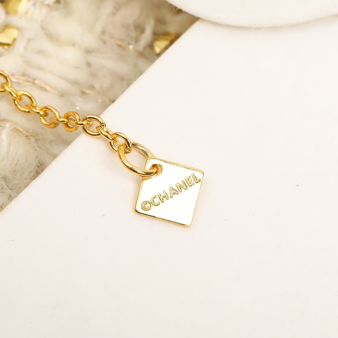 Chanel Necklace Diamond Inlaid S-l