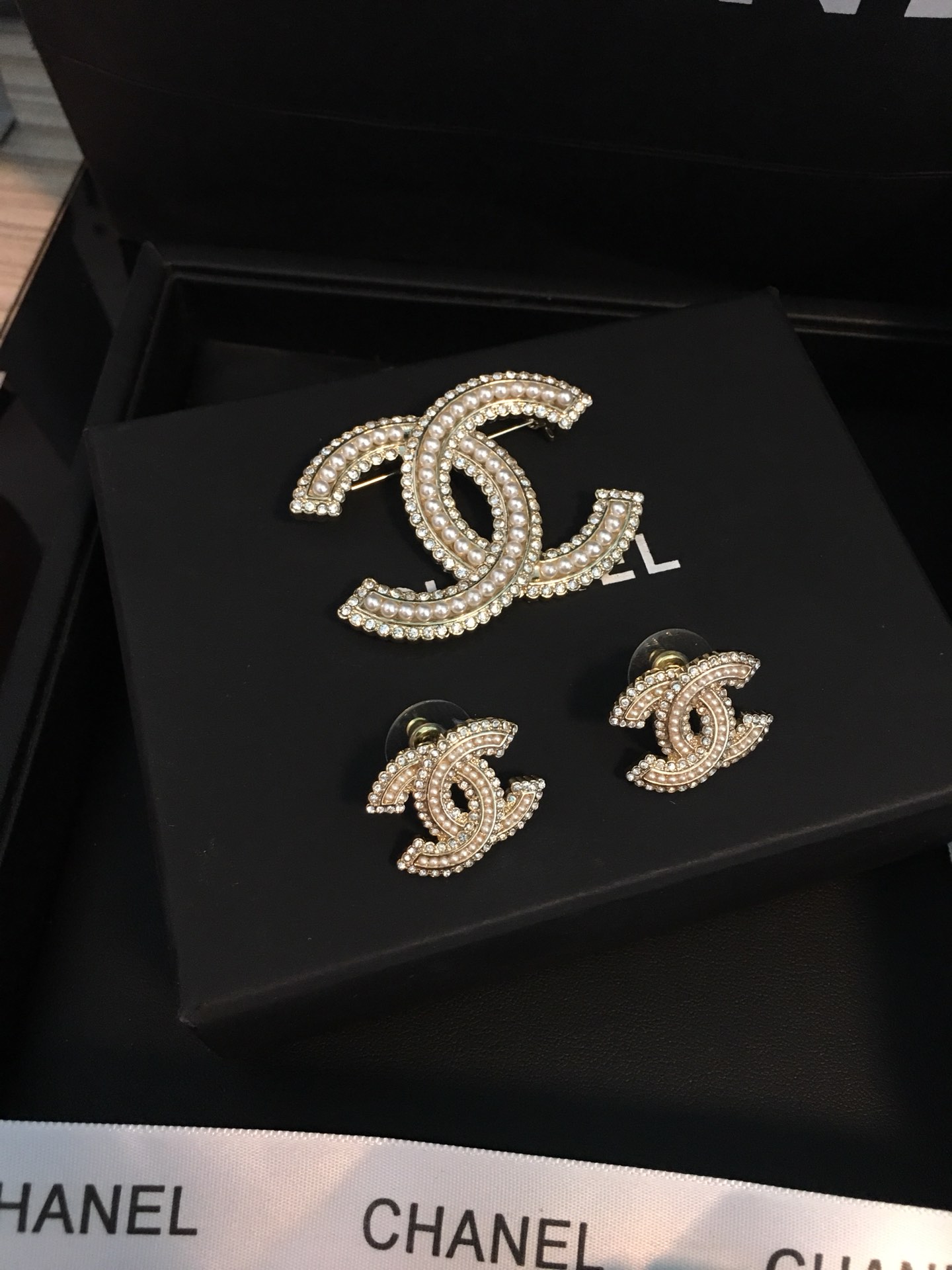 Chanel Earrings Pearl