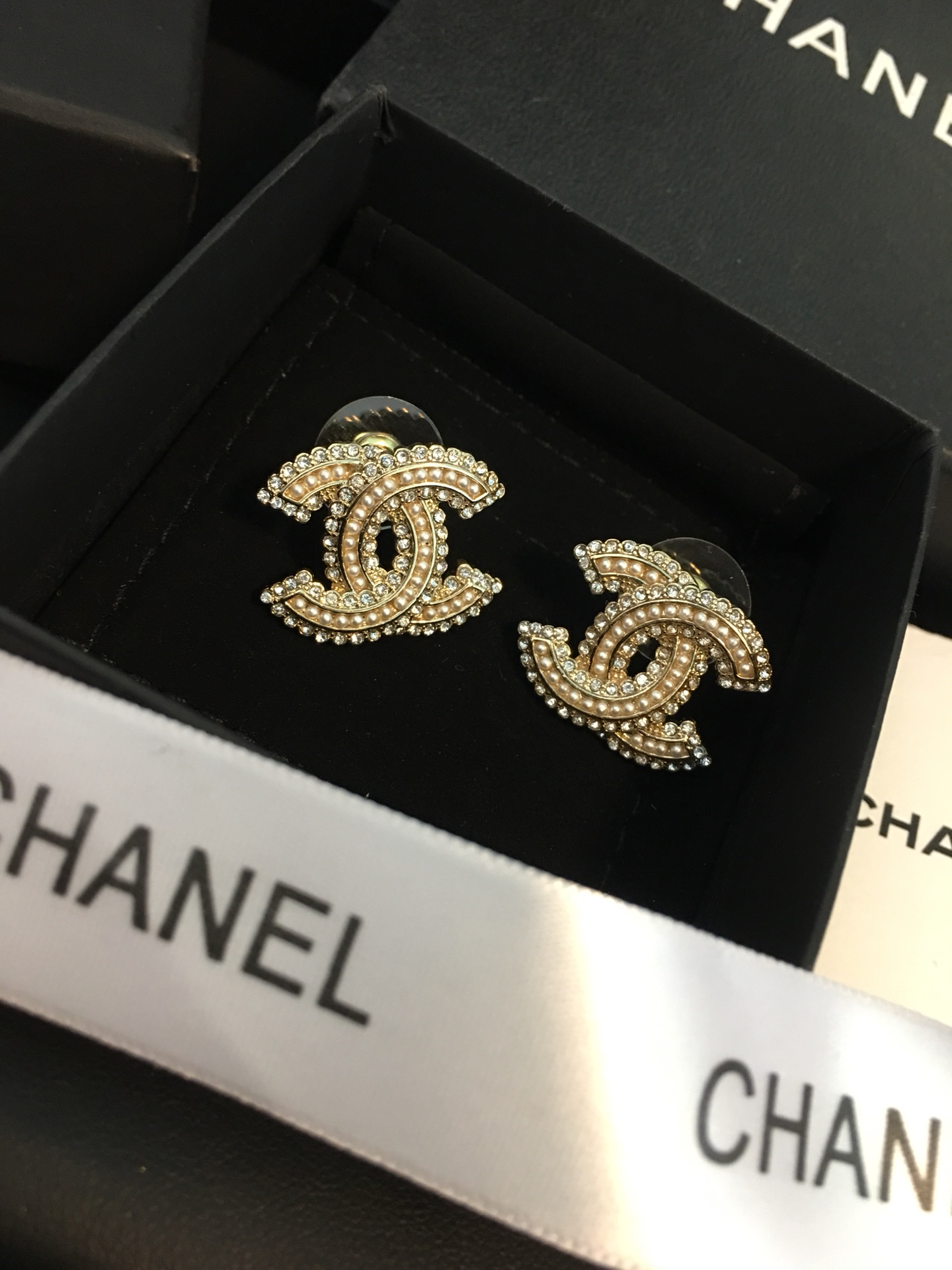 Chanel Earrings Pearl