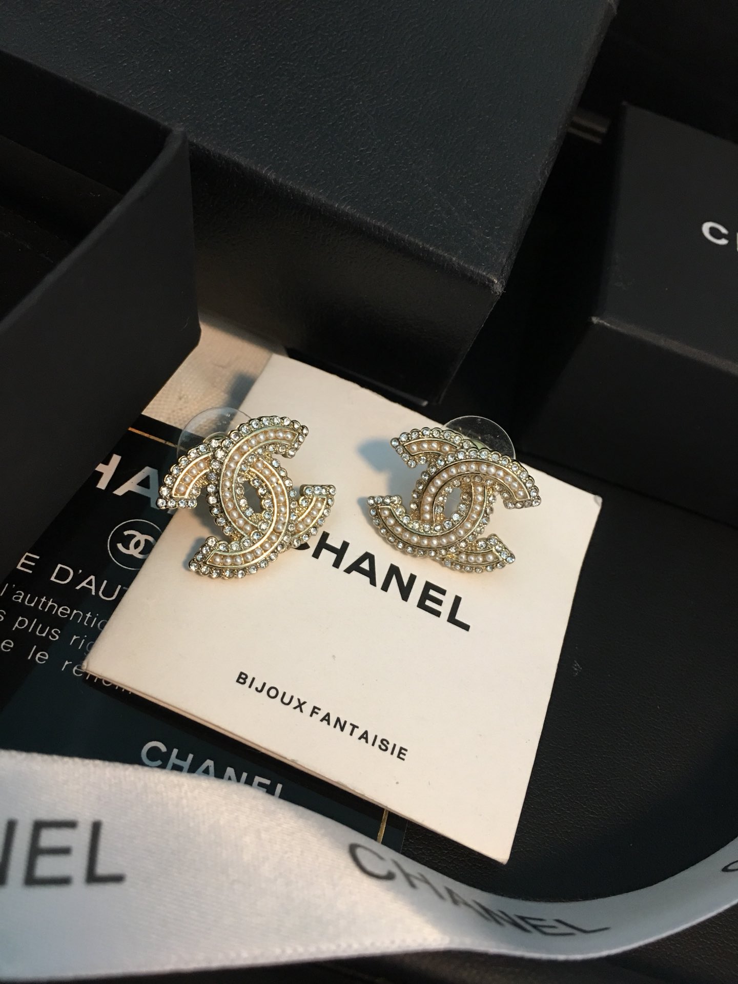 Chanel Earrings Pearl
