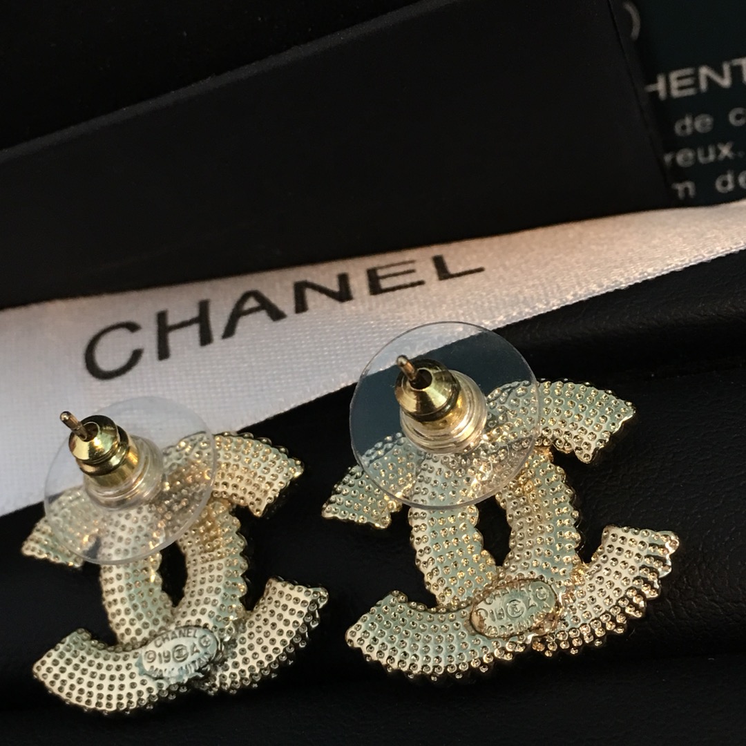 Chanel Earrings Pearl