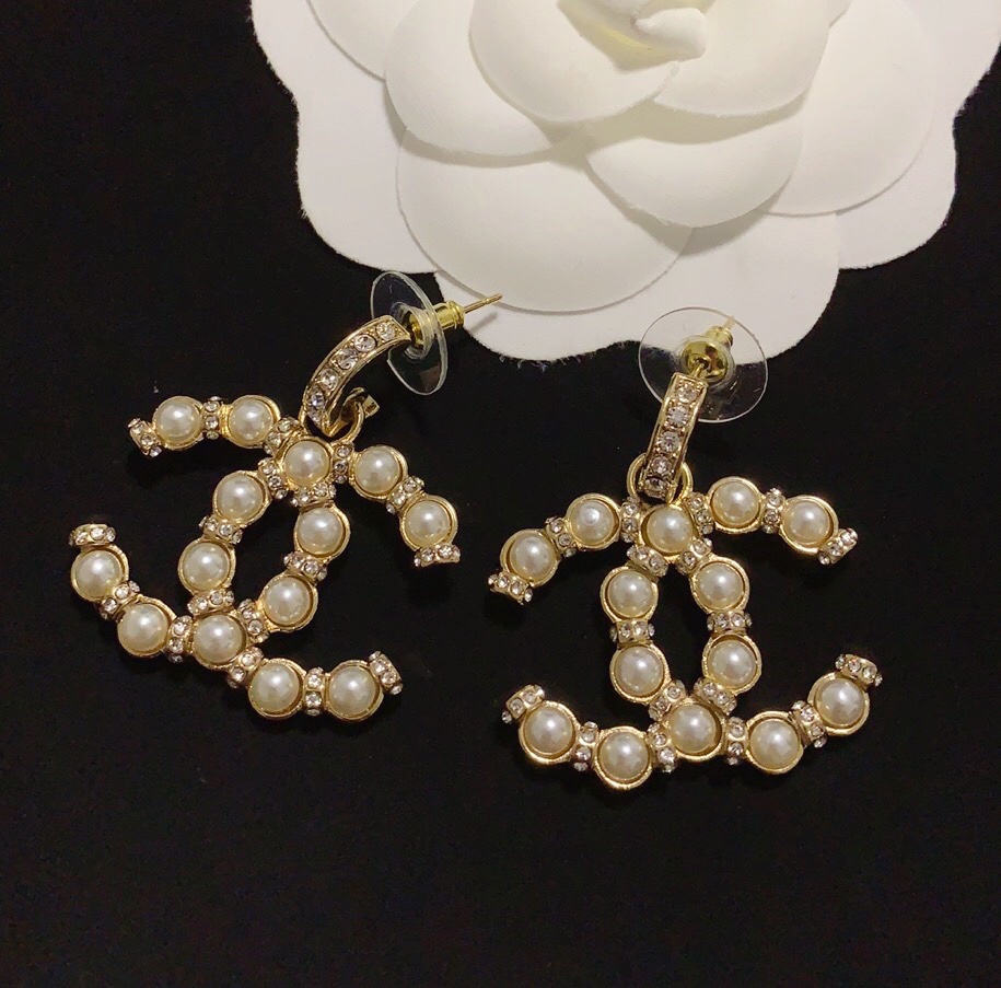 Chanel Earrings Pearl