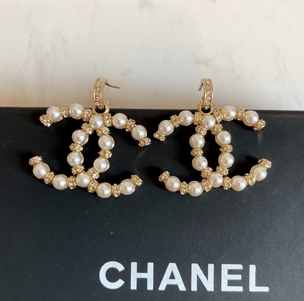 Chanel Earrings Pearl