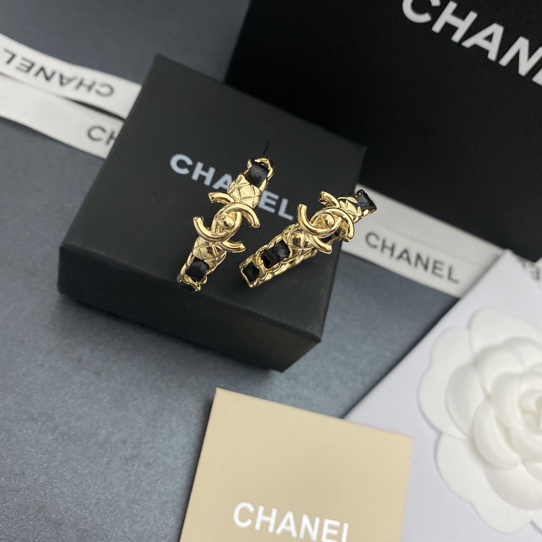 Chanel Earrings Black