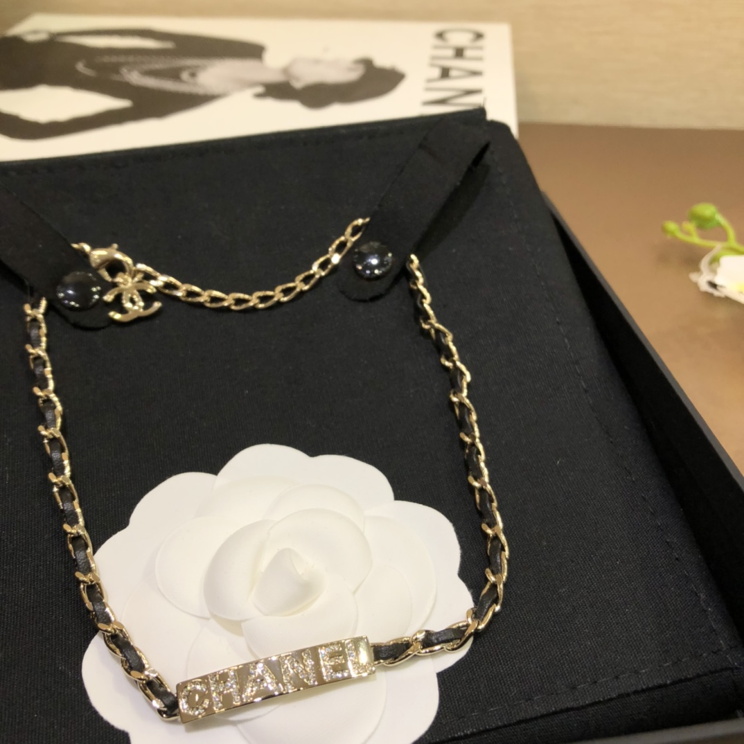 Chanel Necklace Black M