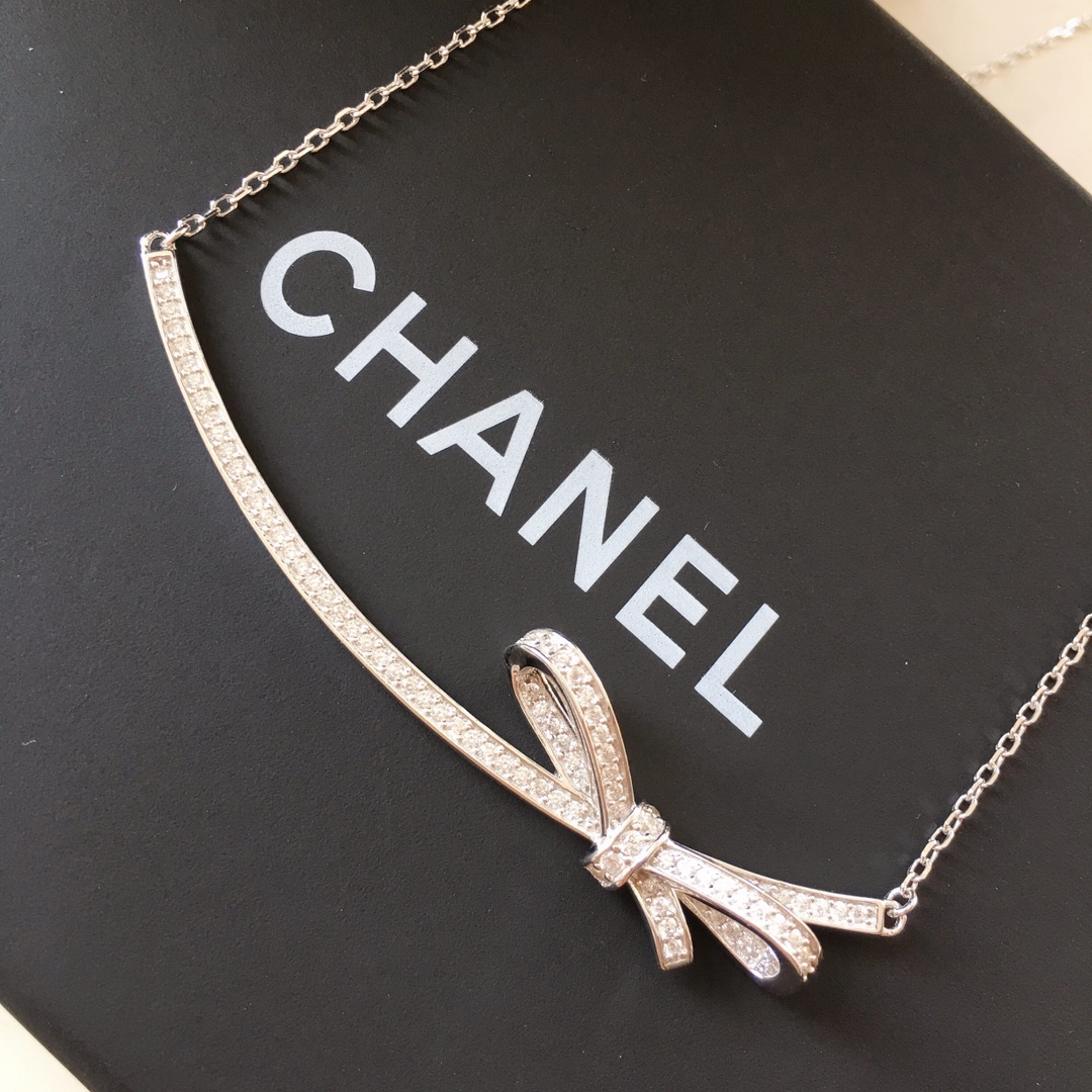 Chanel Necklace L