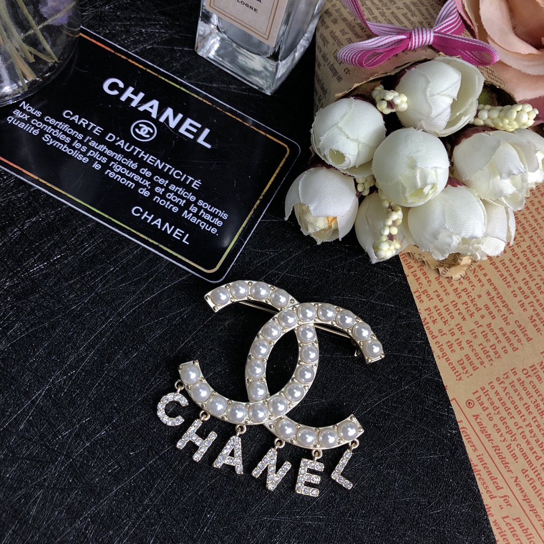 Chanel Brooch Pearl