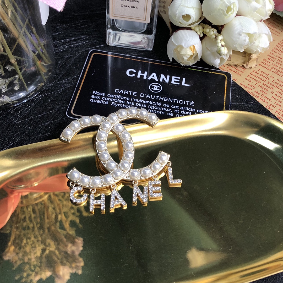 Chanel Brooch Pearl