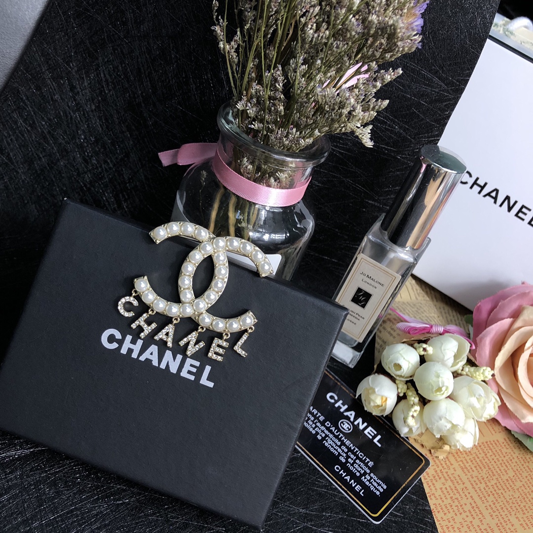 Chanel Brooch Pearl