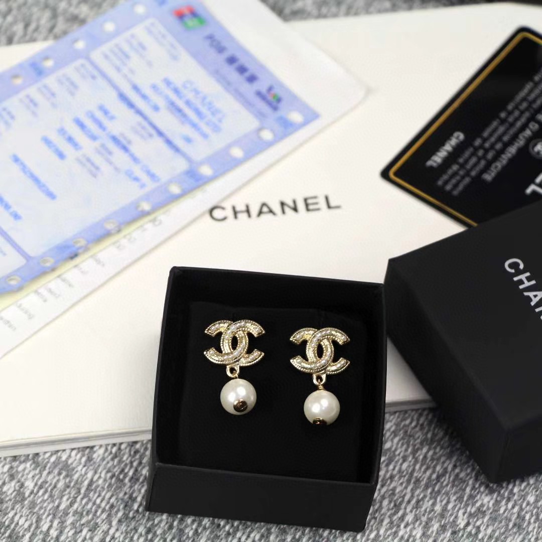 Chanel Necklace Pearl