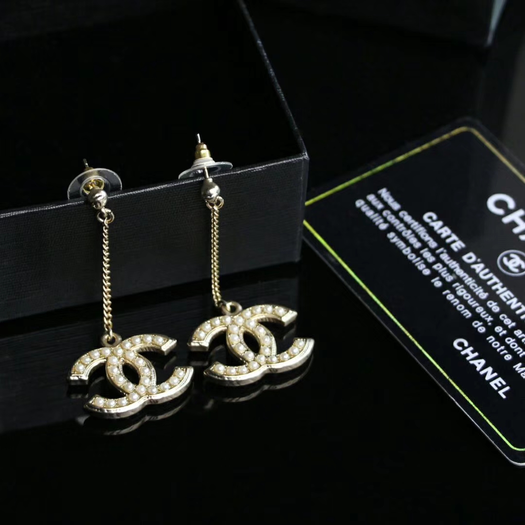 Chanel Earrings Pearl