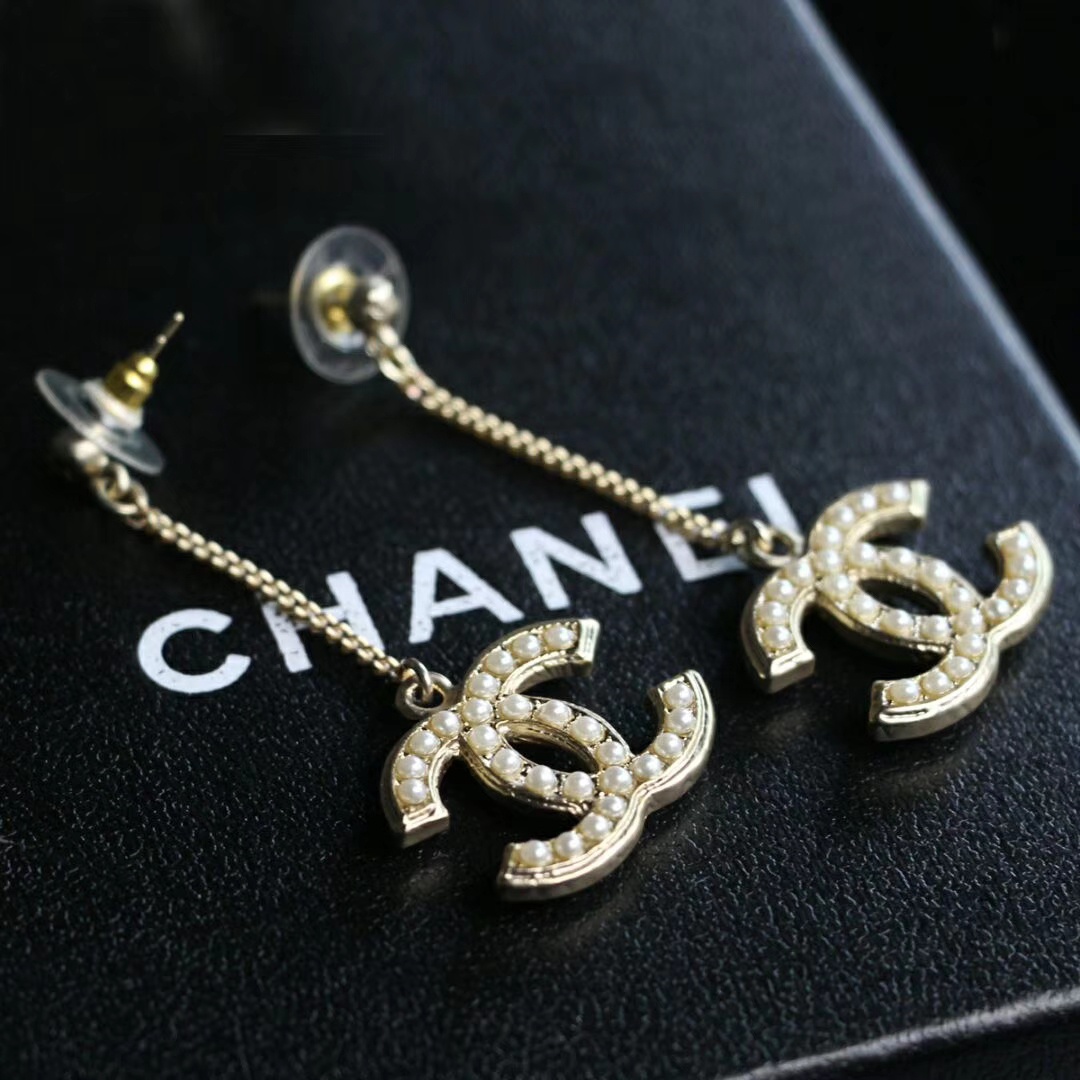 Chanel Earrings Pearl
