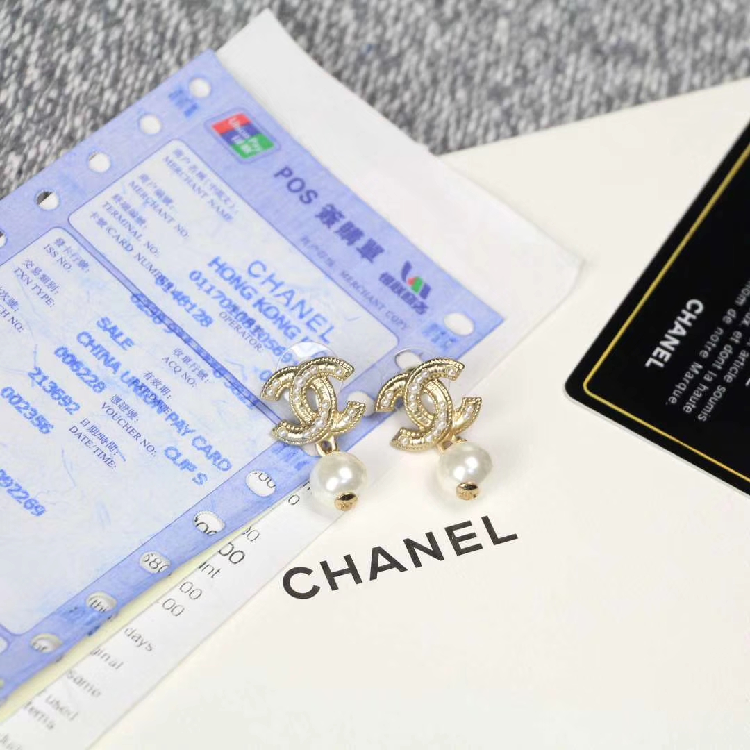 Chanel Earrings Pearl