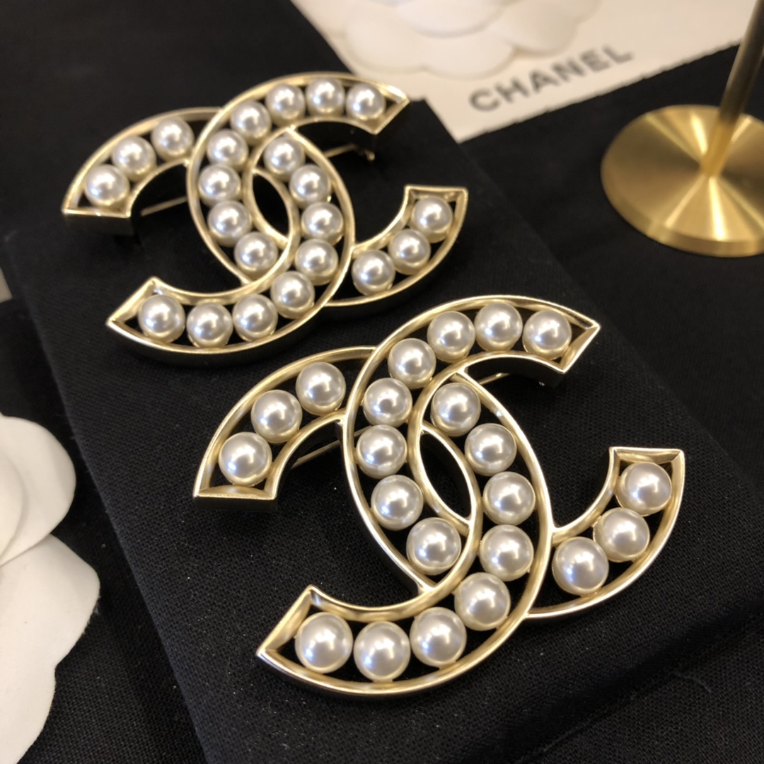 Chanel Brooch Pearl