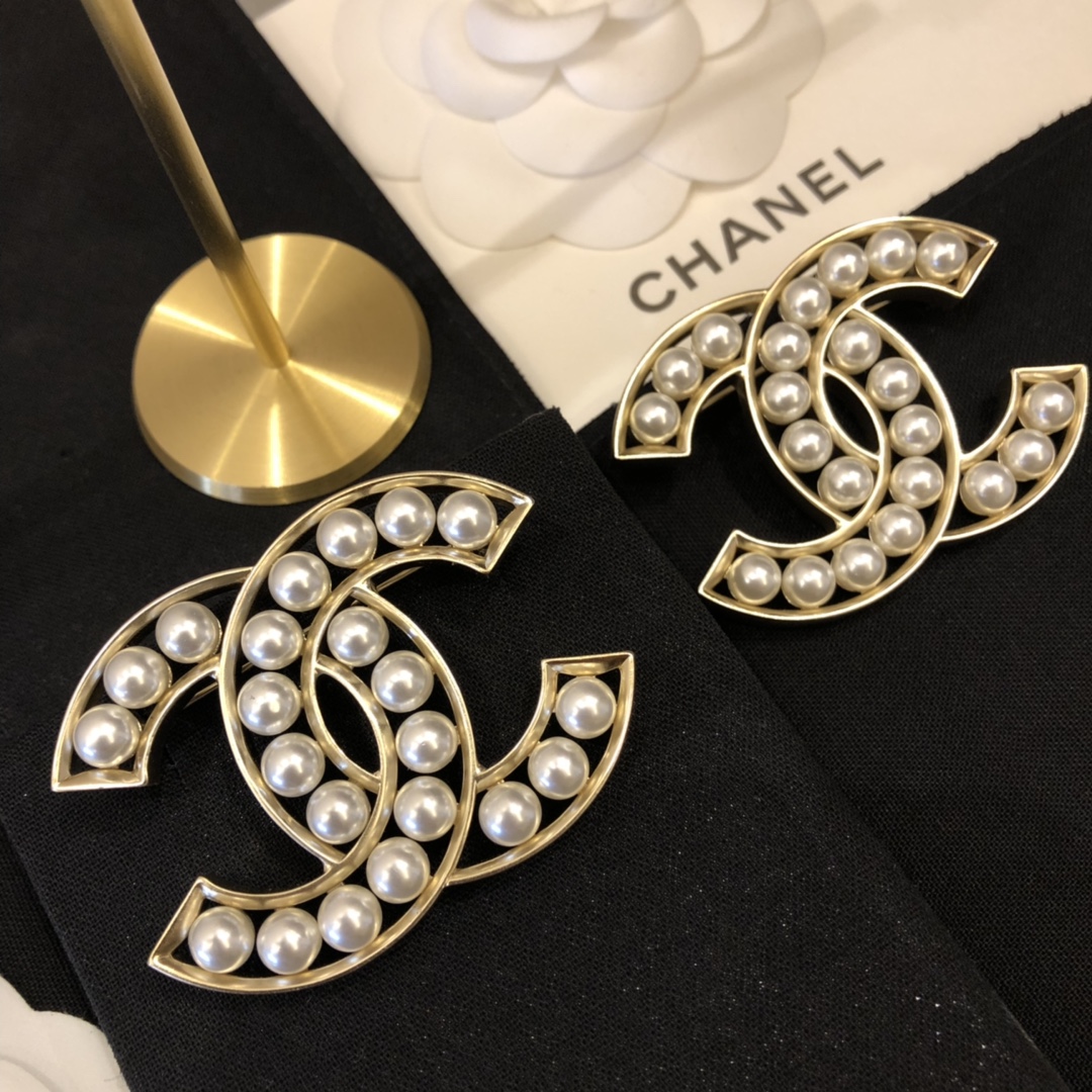 Chanel Brooch Pearl