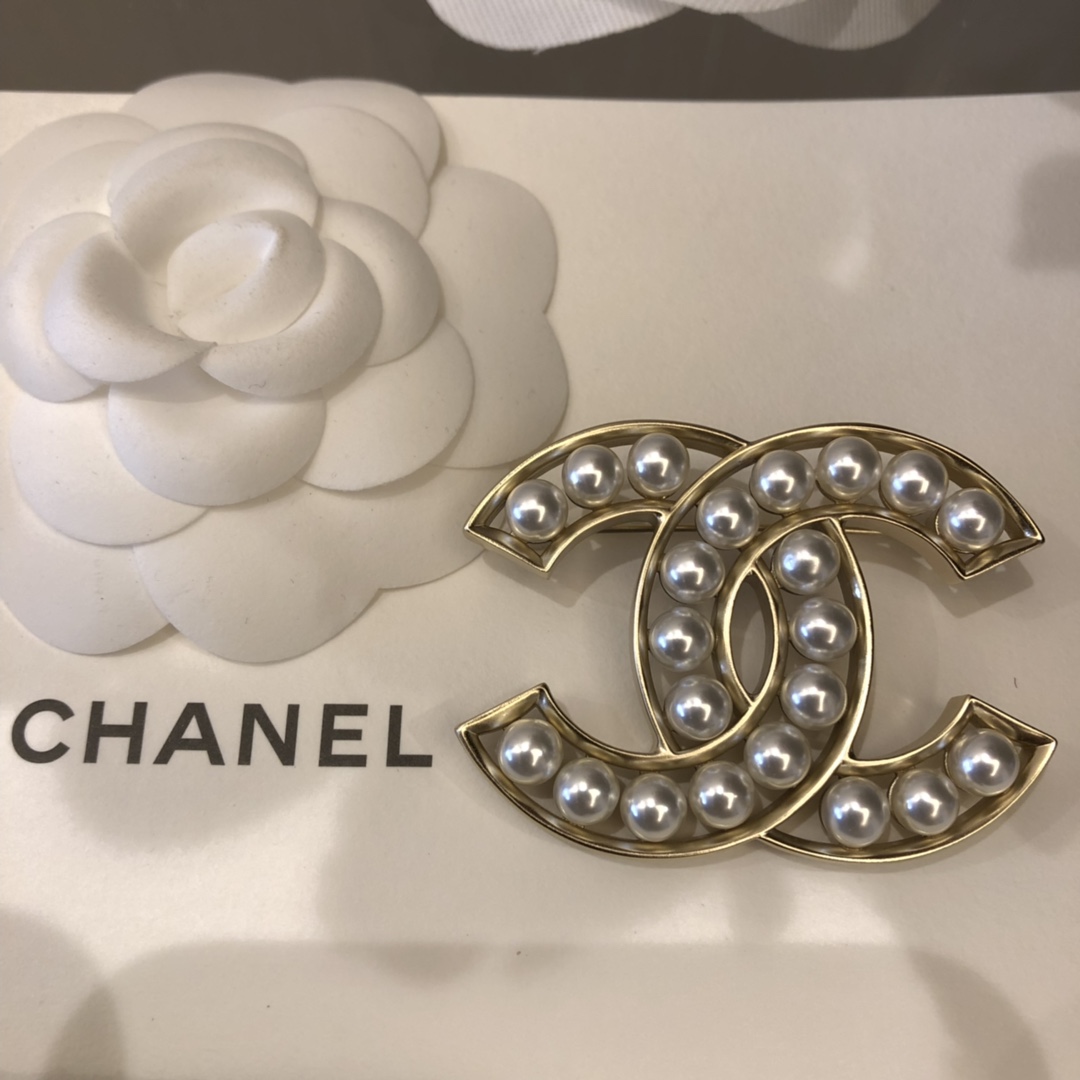 Chanel Brooch Pearl