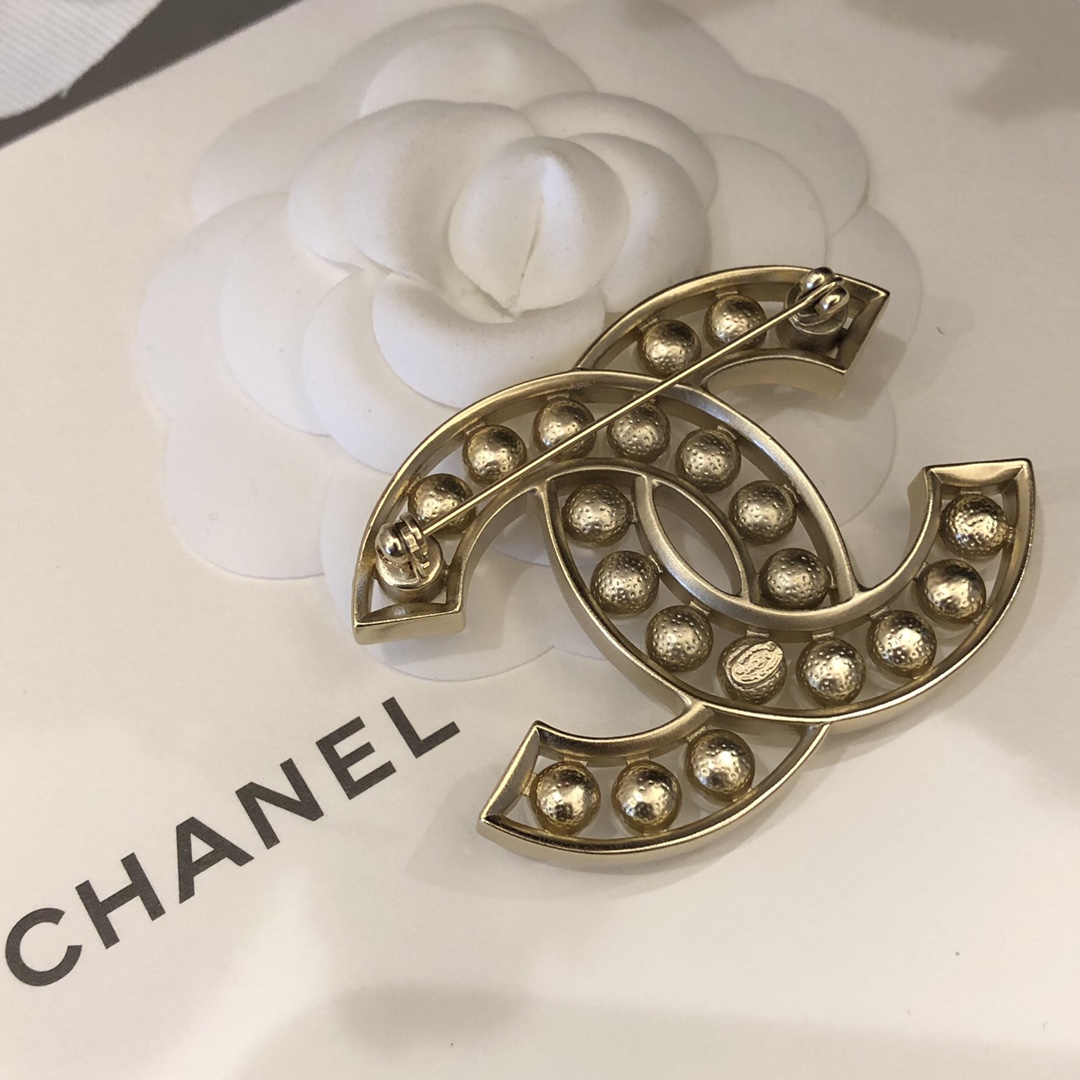 Chanel Brooch Pearl
