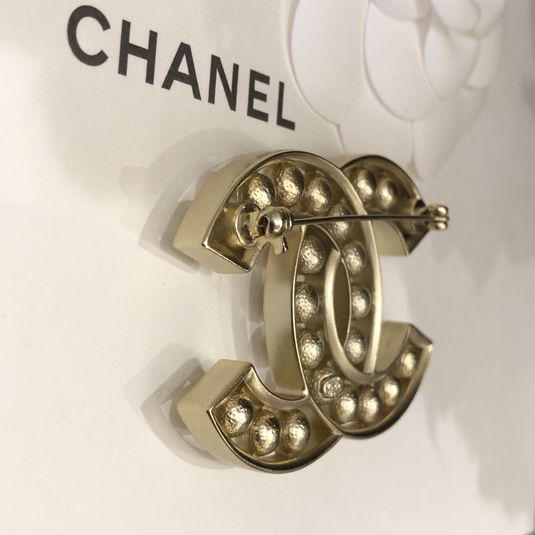 Chanel Brooch Pearl