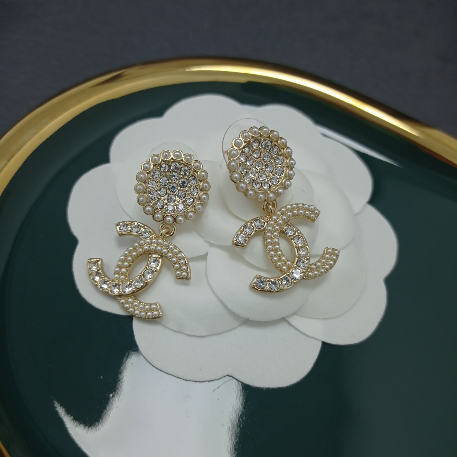 Chanel Earrings Pearl