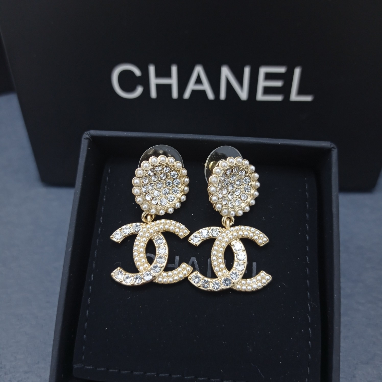 Chanel Earrings Pearl