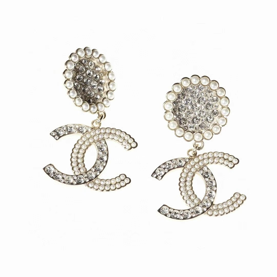 Chanel Earrings Pearl
