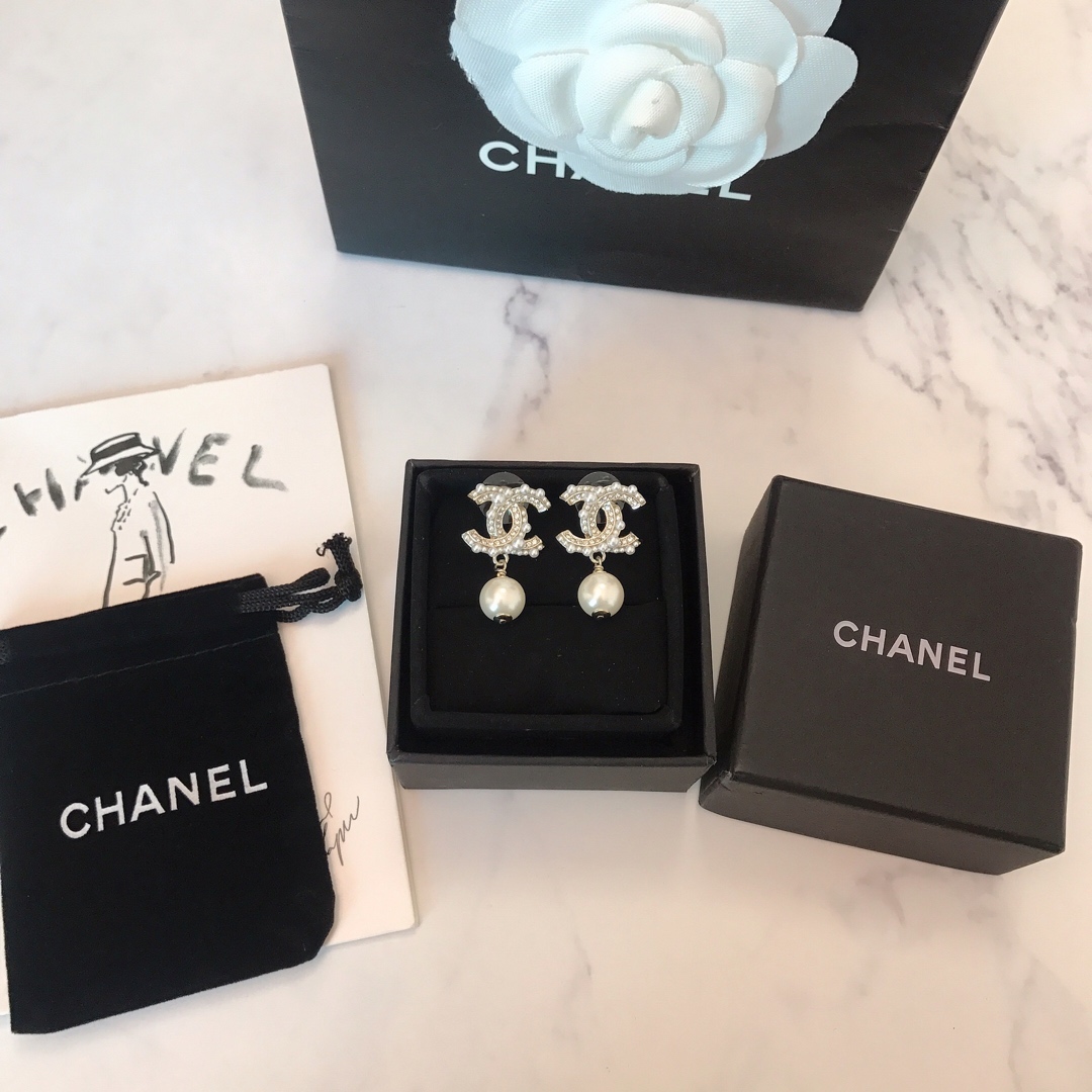 Chanel Basic Jewelry Silver