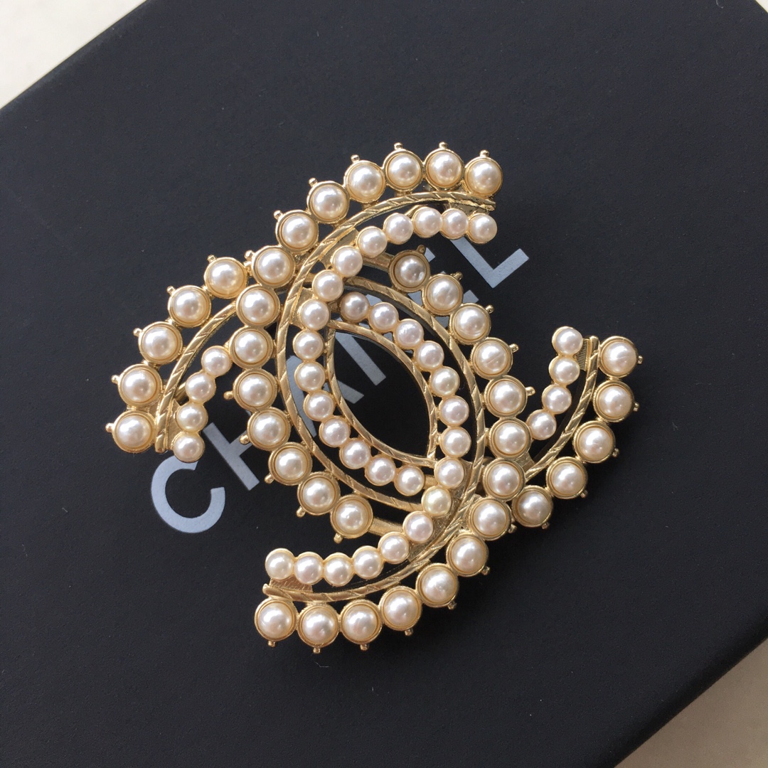 Chanel Brooch Pearl