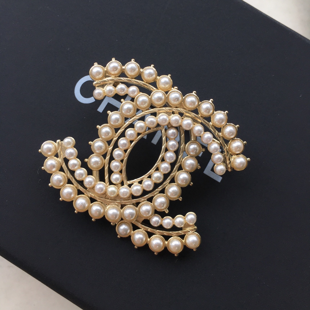 Chanel Brooch Pearl