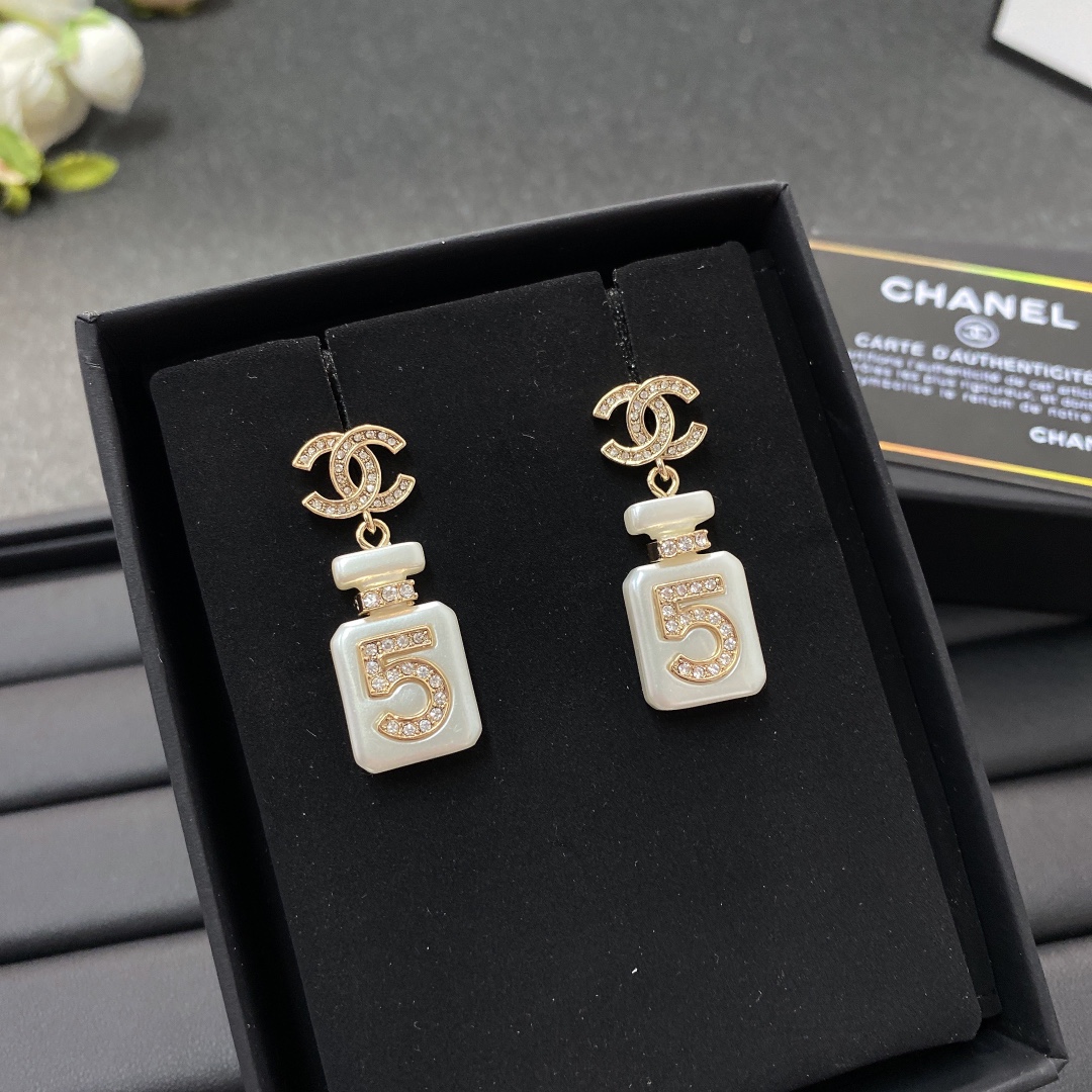 Chanel Earrings White 5