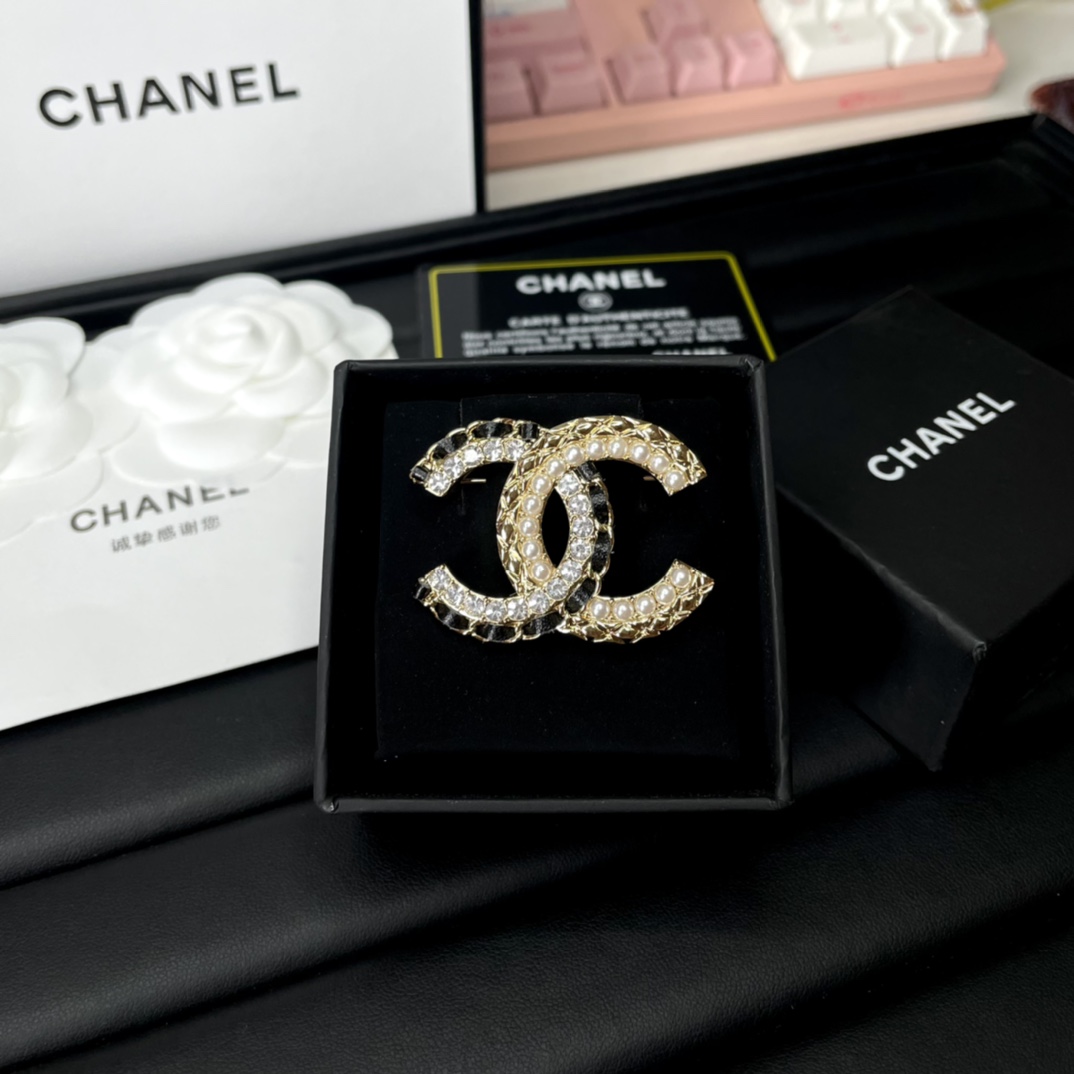 Chanel Brooch Pearl